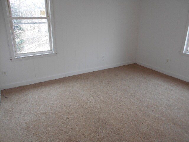 Building Photo - 533 E Patapsco Ave