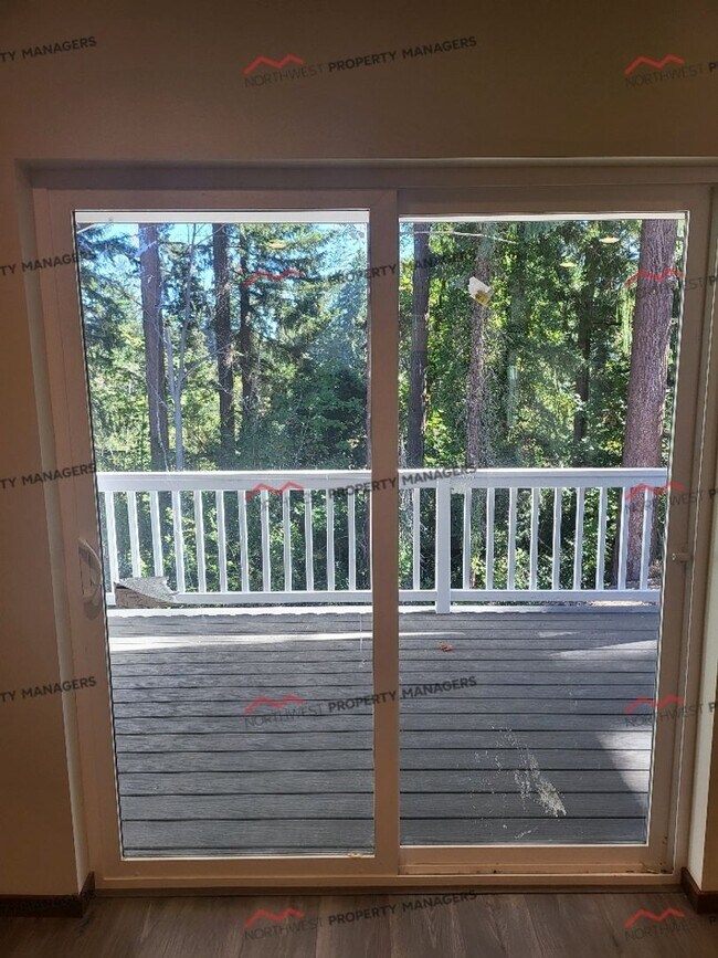 Building Photo - R289A