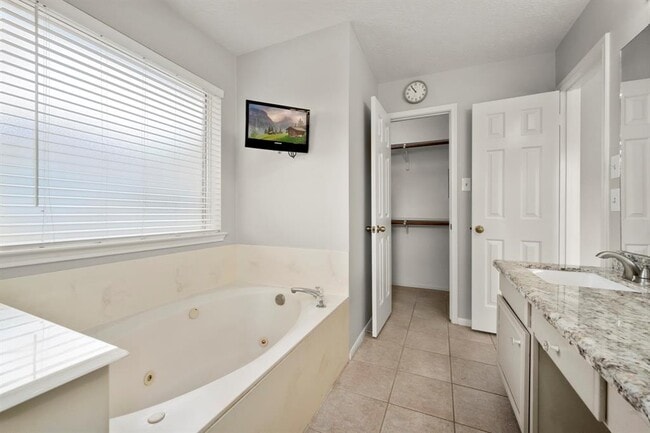 Building Photo - 11307 Travelers Way Cir