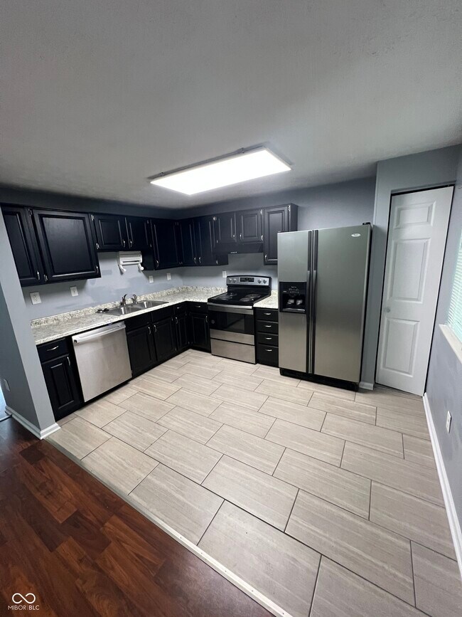 Building Photo - 9445 Timber View Dr