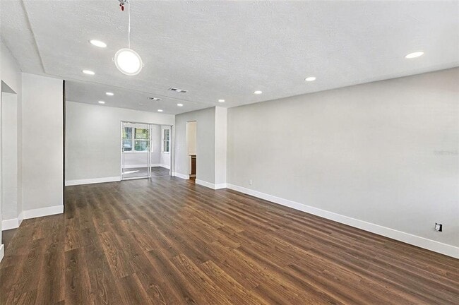 Building Photo - 2169 Dell Ave