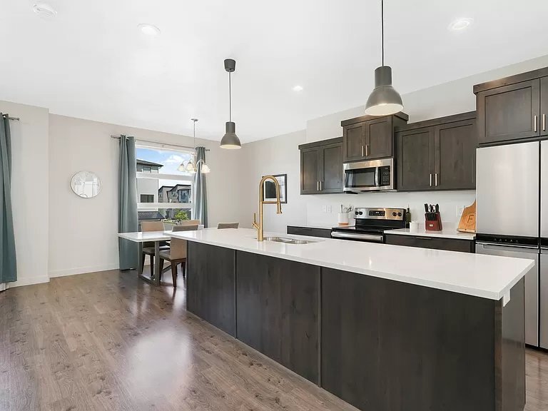 Building Photo - 984 W Sunspear Dr