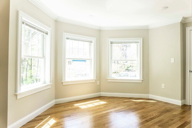 Building Photo - Ridiculous renovations including living room with metal object... (banishment room)