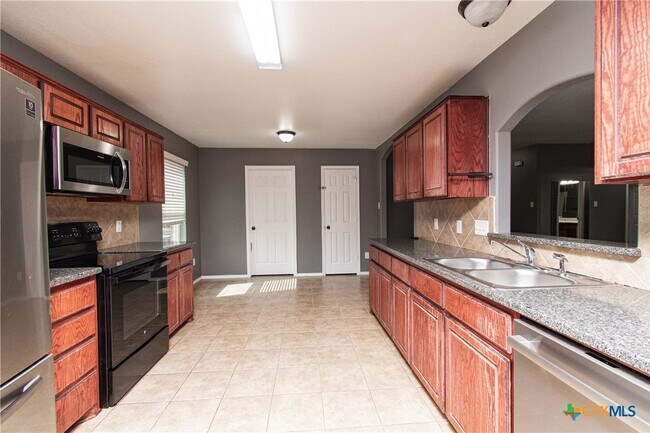 Building Photo - 3200 Alamocitos Creek Dr