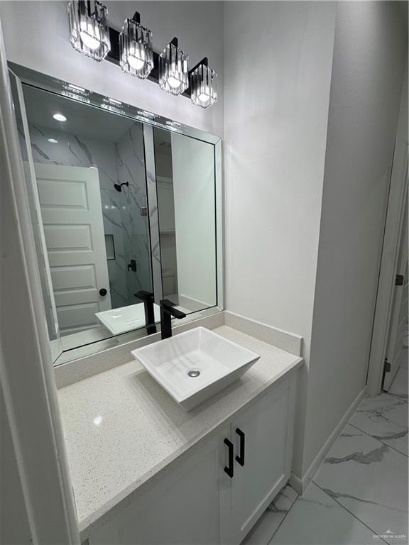 Building Photo - 15 Valle Vista St