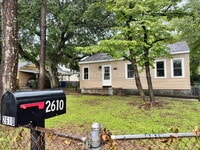 Building Photo - 2610 Dare St