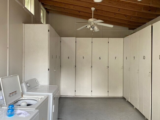Building Photo - 1 Bedroom 1 Bath Furnished Condo in Harles...