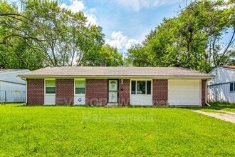 Building Photo - 3962 Strathmore Dr