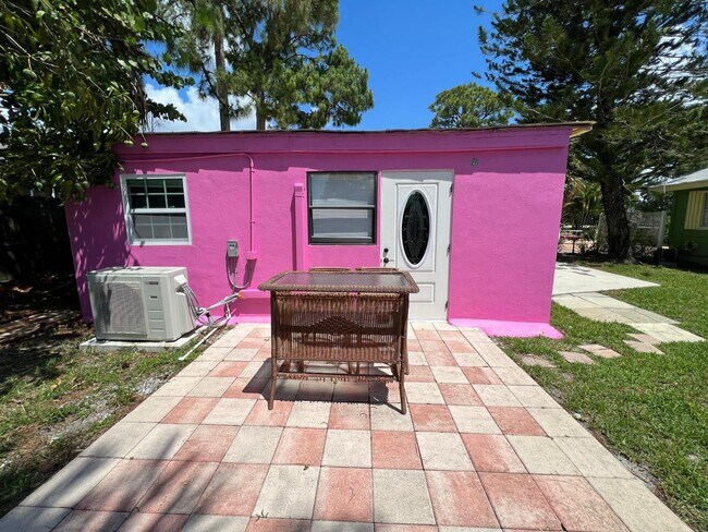 Building Photo - 4126 SE Westfield St
