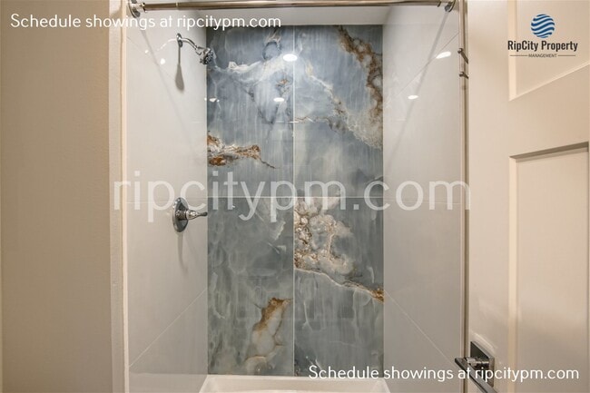 Building Photo - 6842 N Mears St