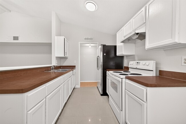 Building Photo - 17421 Ranch Country Rd