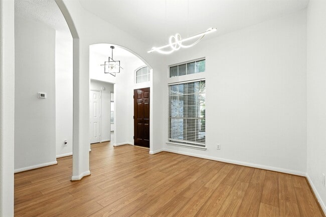 Building Photo - 2119 Hannover Way