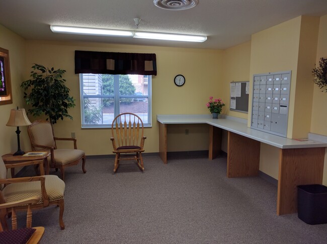 Building Photo - Salzer II Apartments