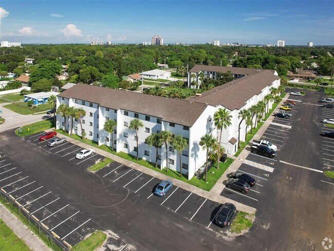 Building Photo - The Meridian at 2825