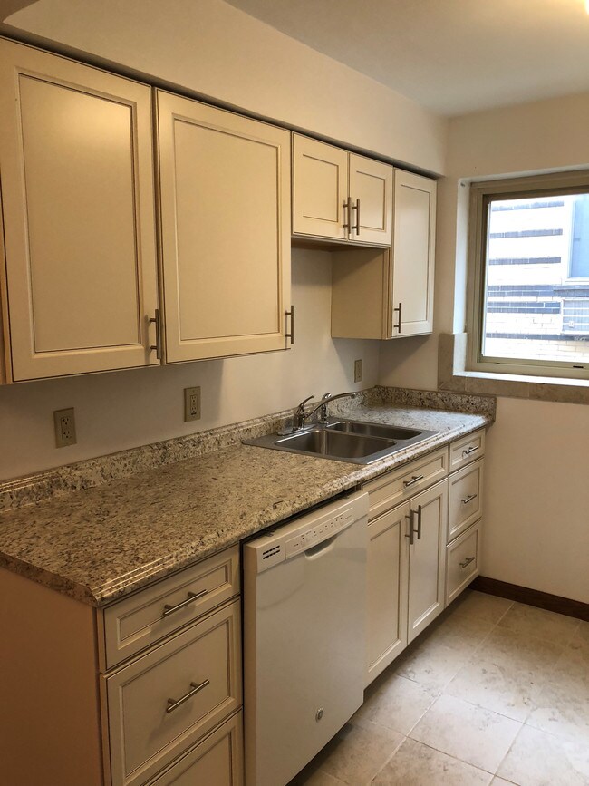 Kitchen - 935 Tennessee Ave