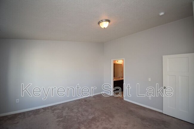 Building Photo - 14893 S Thunder Horse Ln