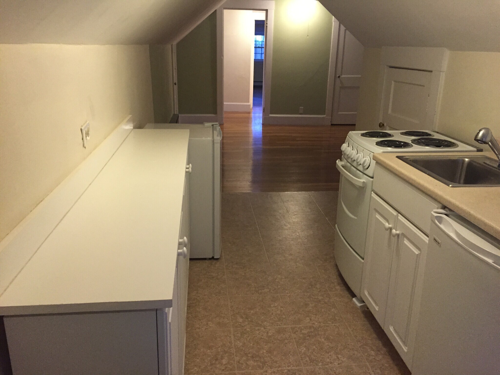 Kitchen - 95 Atwood Ave