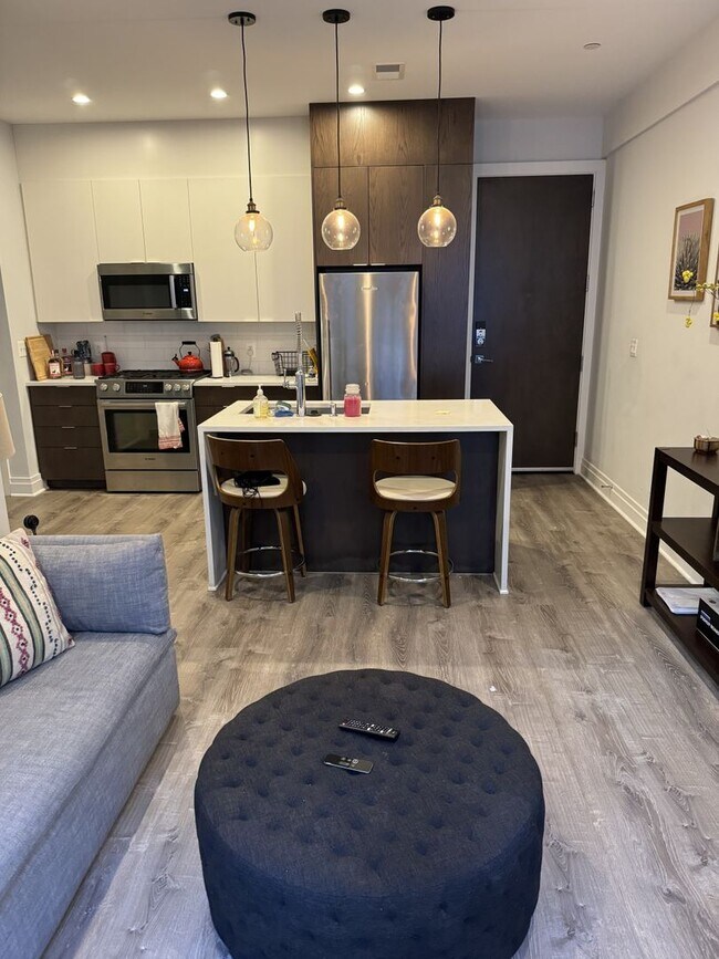 Building Photo - Centrally located 1BR/1BA Dupont Circle $2700 a month