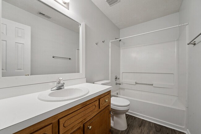 Building Photo - 131 Autumn Ridge Dr