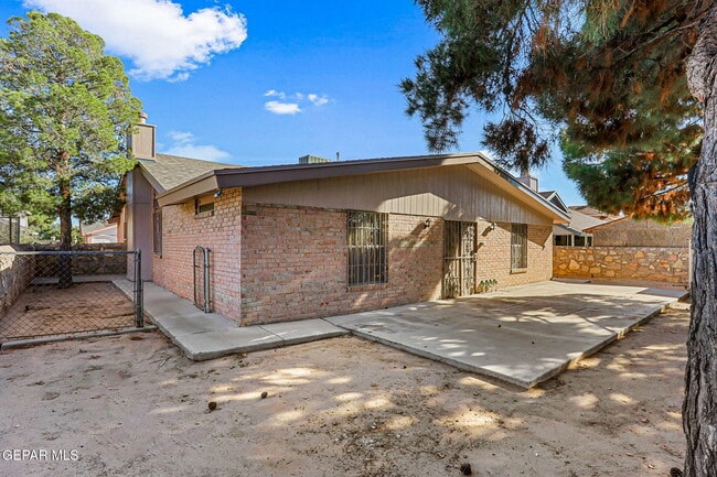 Building Photo - 11781 Jennifer Dr