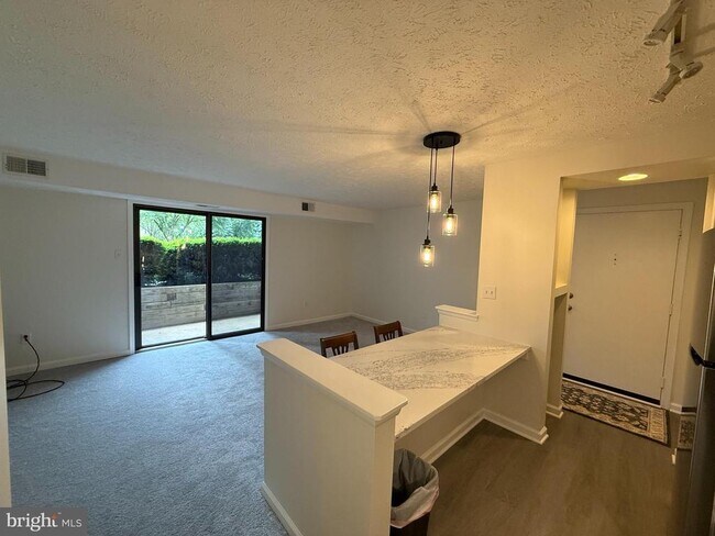 Building Photo - 12205 Peach Crest Dr