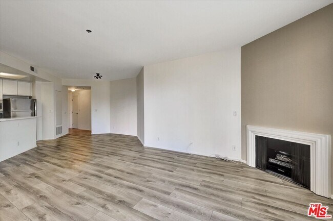 Building Photo - 10600 Wilshire Blvd