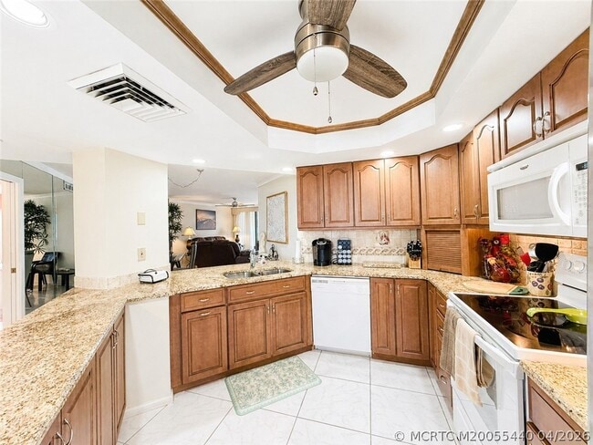Building Photo - 9500 S Ocean Dr