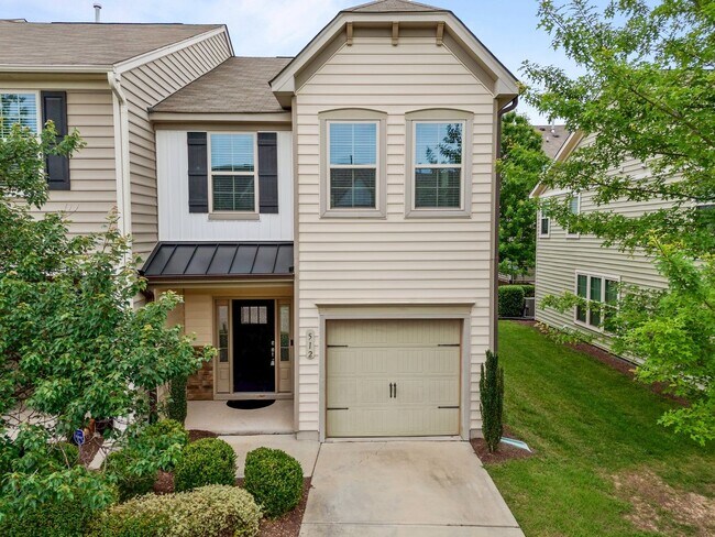 Building Photo - Fantastic 3 Bedroom End-unit Townhome with...