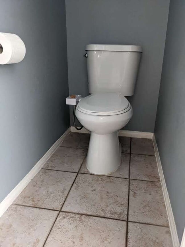 Building Photo - A Very nice and Large 4 Bedroom, 3 Bathroom, 2 STORY Home in Desert Shores!!!!