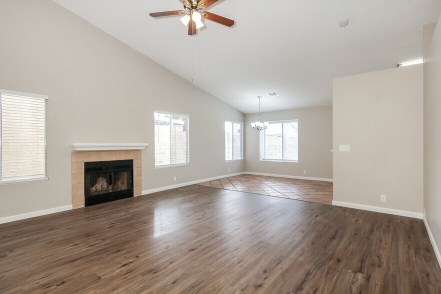 Building Photo - 10012 N 66th Dr