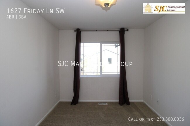 Building Photo - 1627 Friday Ln SW