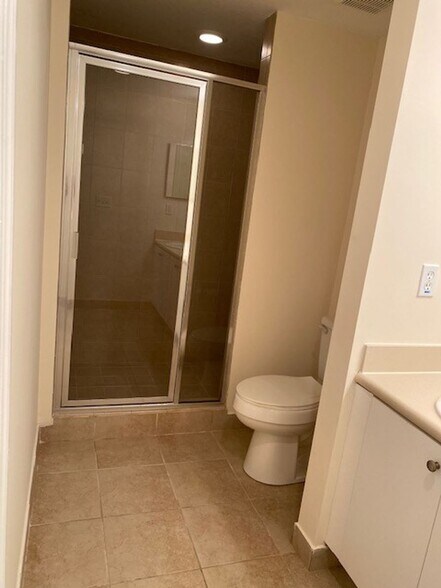 Building Photo - Coming soon  Ground Floor  2/2 Condo off Six Mile Cypress