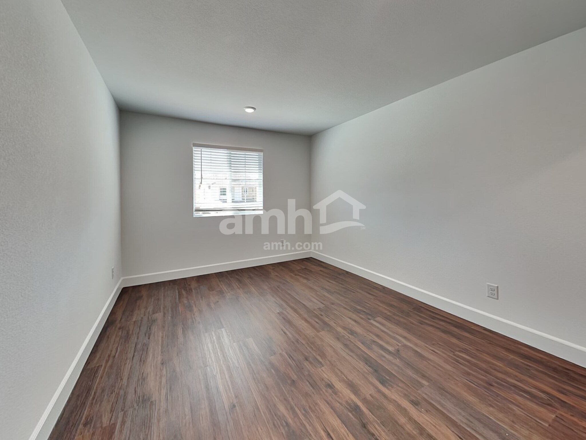 Building Photo - 8886 Tiger Tooth Ave