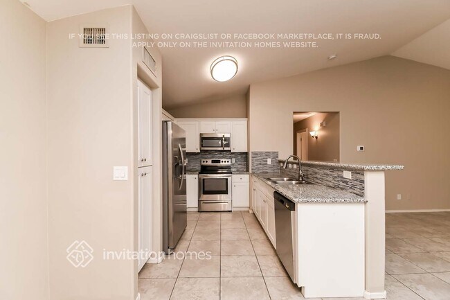 Building Photo - 10343 E Emelita Ave