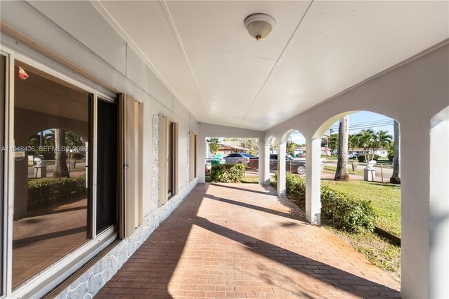 Building Photo - 3521 NW 18th Pl