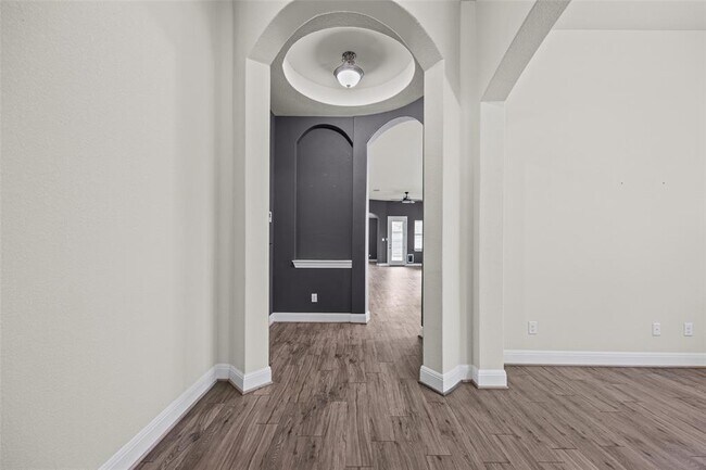 Building Photo - 253 Joseph Dr