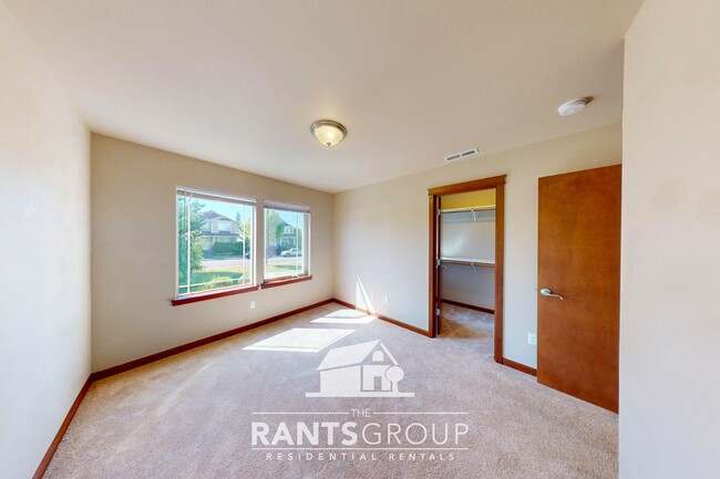 Building Photo - South Hill Puyallup Dream Neighborhood - E...