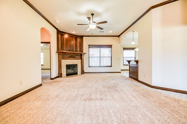 Building Photo - Beautiful home in Williamson Farms!