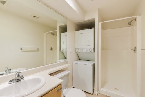 Building Photo - The Montreux - 2 bedrooms