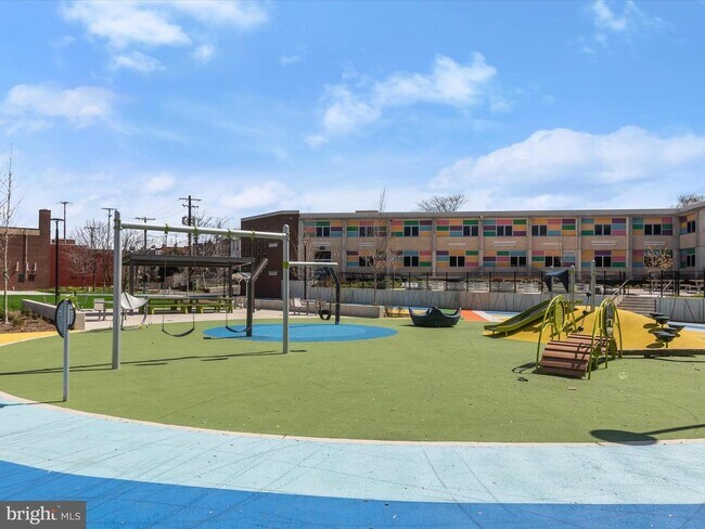 Building Photo - 2005 Kennedy Ave