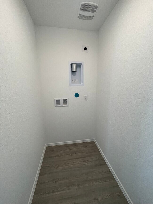 Stackable washer/dryer room - 14428 Southton Basin