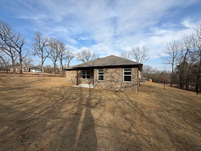 Building Photo - New Construction 3 bedroom, 2 bathroom on 1.35 Acre Corner Lot!