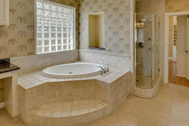 Building Photo - 58 Lake Rd