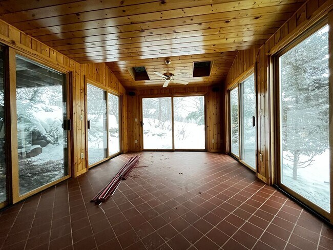 Building Photo - 3508 Flag Ave N