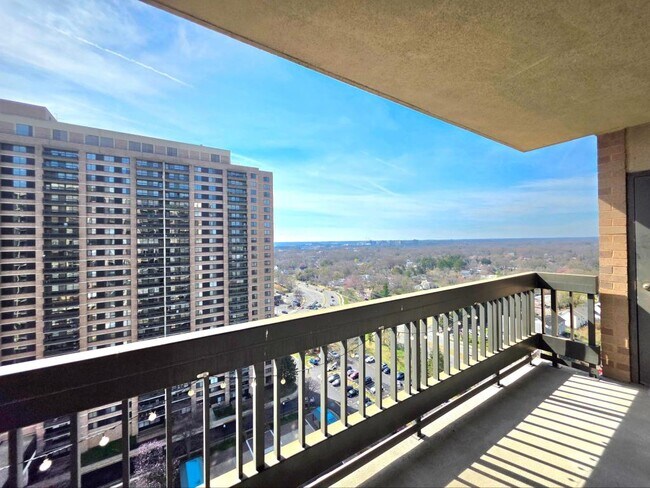 Building Photo - 5505 Seminary Rd