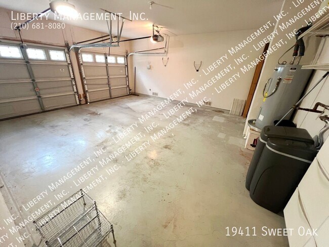 Building Photo - 19411 Sweet Oak