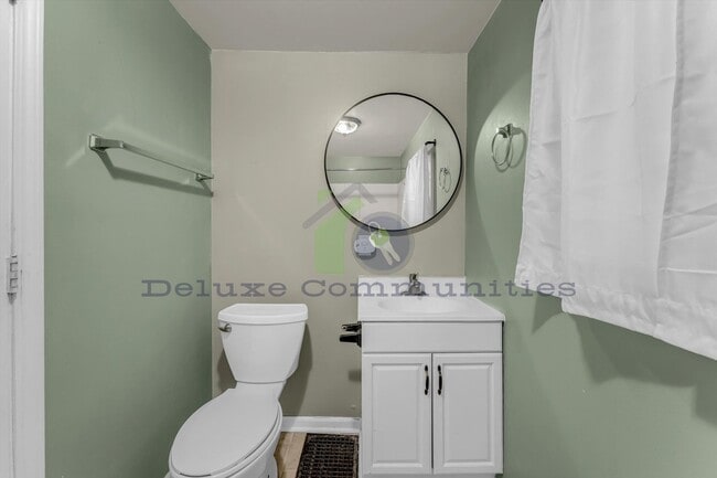 Building Photo - Newly Remodeled 3 Bedroom in MidTown!