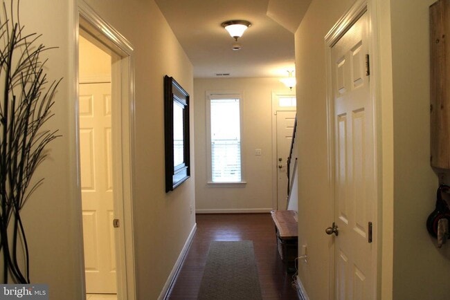 Building Photo - 1548 Kinnaird Terrace NE
