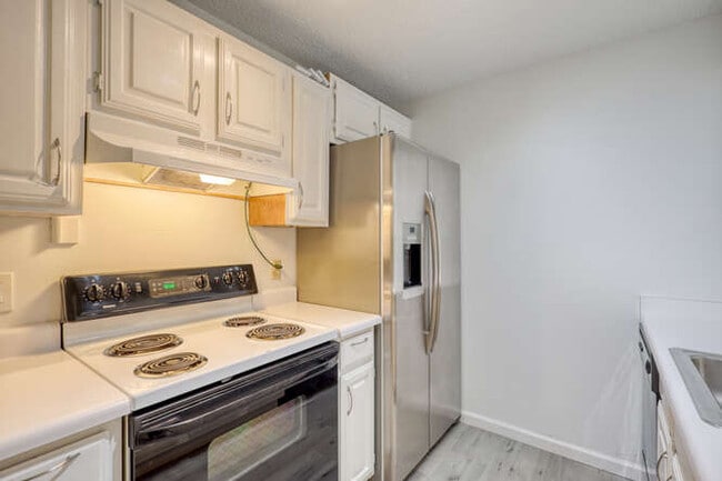 Building Photo - 1061 W Beaver Creek Blvd