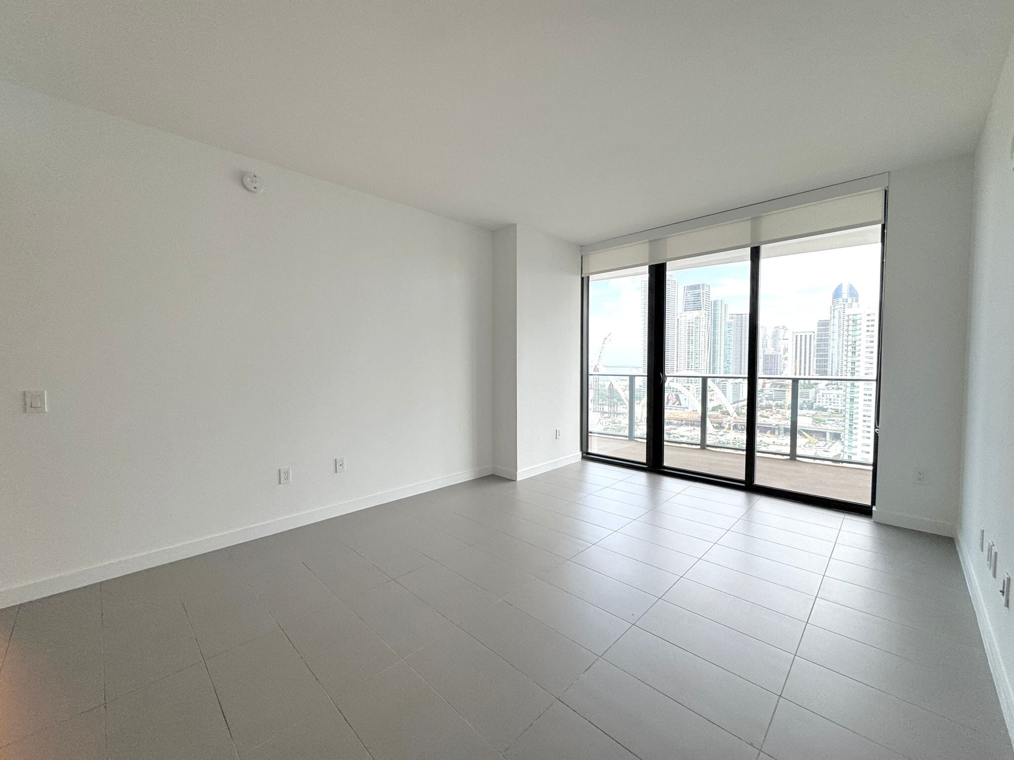 Building Photo - 1600 NE 1st Ave